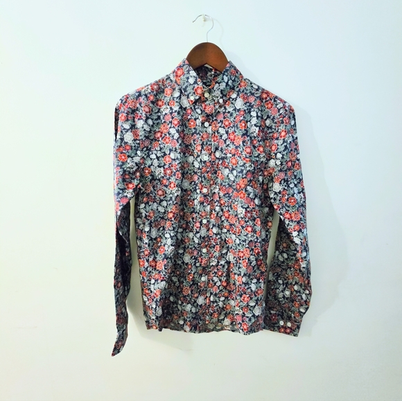 Floral button up - Picture 1 of 2